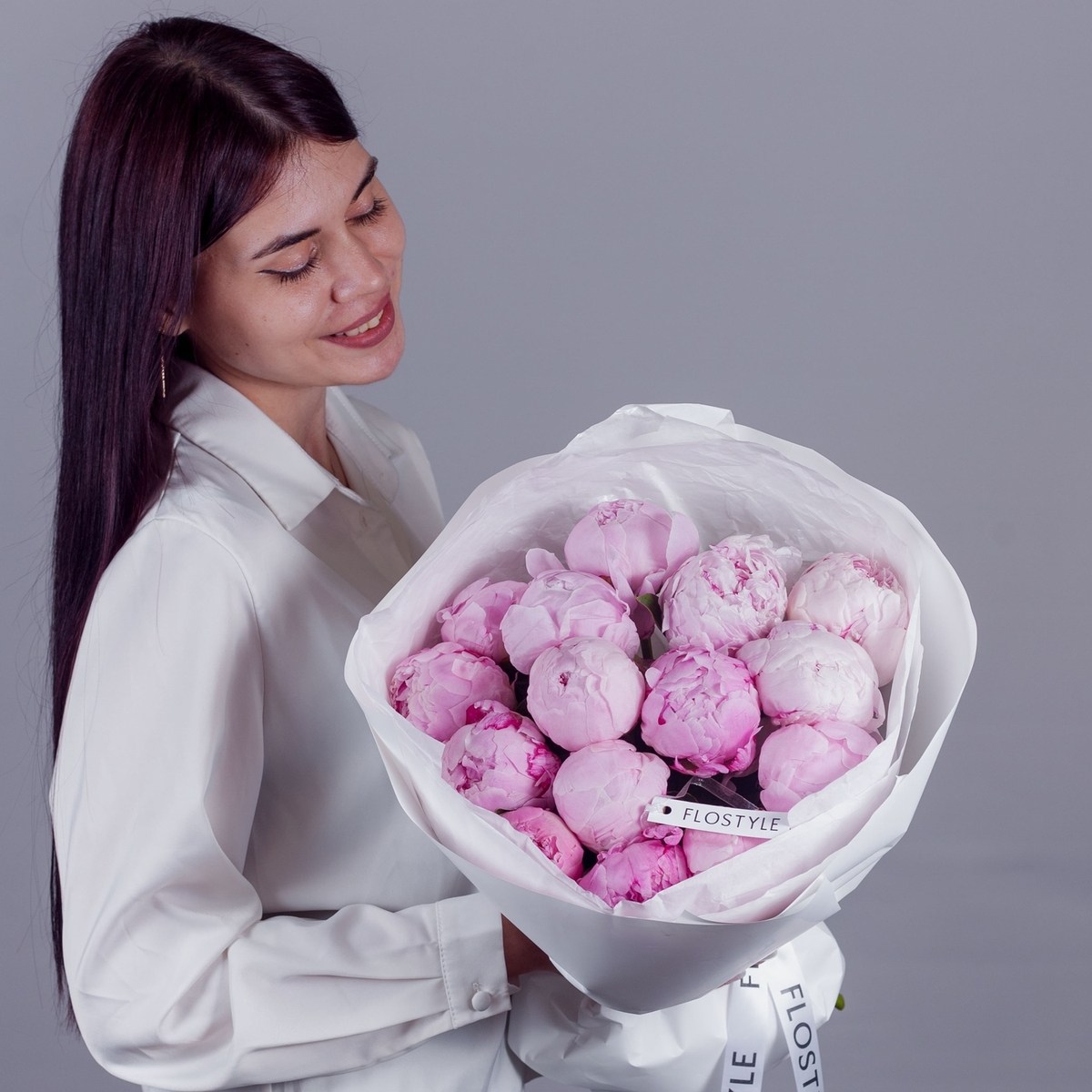 buket iz 15 pionov sara bernar 9